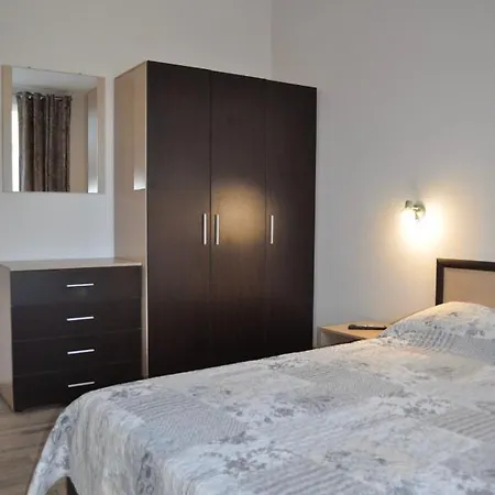 Comfortapartment Iglika 2 *